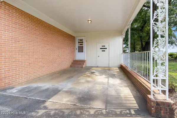 771 Dixie RD, Clinton, NC 28328