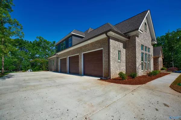 1235 Alma Lane, Athens, AL 35613