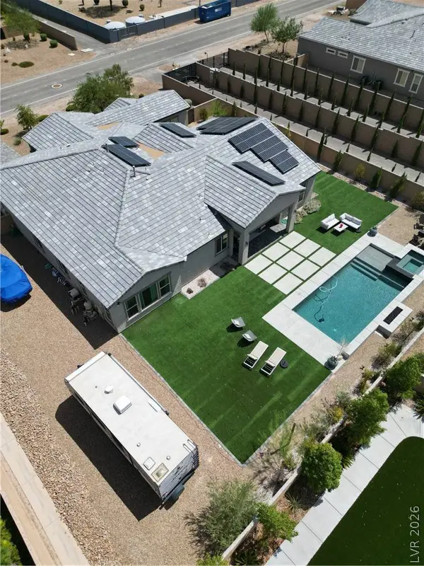 8735 S Pioneer WAY, Las Vegas, NV 89113