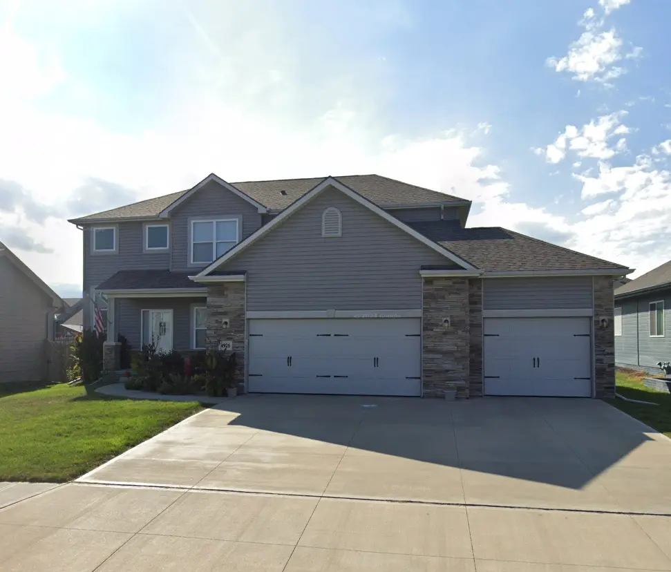 4926 N 205th St, Elkhorn, NE 68022-5276