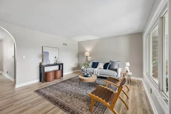 2041 N 77th St, Lincoln, NE 68505-1447