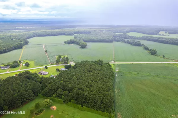 32 Nc - 37 S, Hobbsville, NC 27946