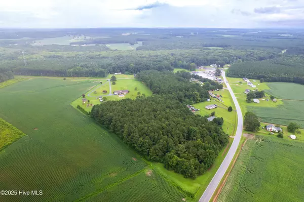 32 Nc - 37 S, Hobbsville, NC 27946