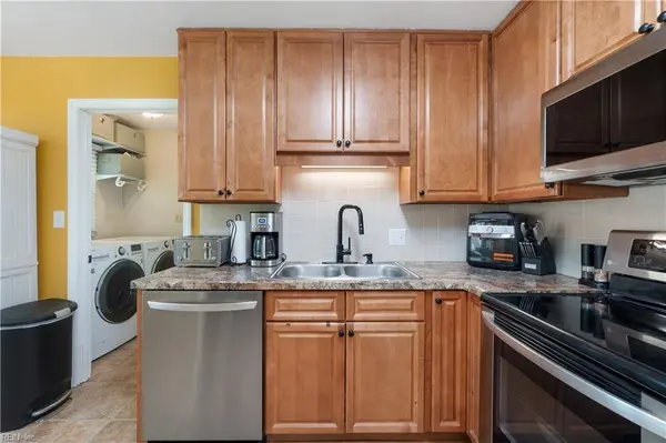 2736 Horseshoe DR, Chesapeake, VA 23322