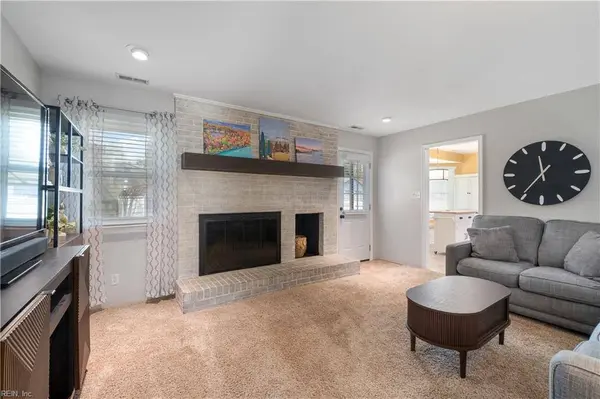 2736 Horseshoe DR, Chesapeake, VA 23322