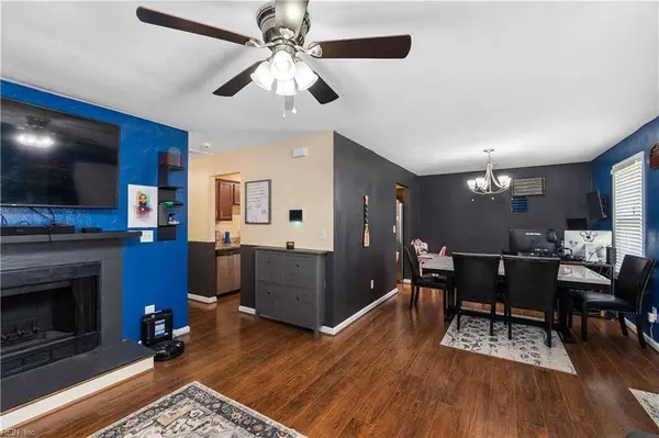 1737 Sparrow RD, Chesapeake, VA 23320