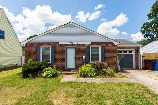 1737 Sparrow RD, Chesapeake, VA 23320