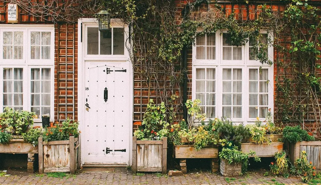How Market Trends Affect Property Value: A Simple Guide for First-Time Buyers