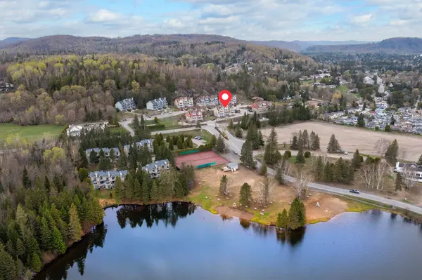 737 Rue Principale #B, Saint-sauveur, QC J0R1R2