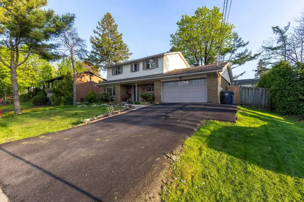 90 Sussex Drive, Beaconsfield, QC H9W3G1