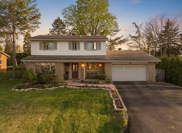 90 Sussex Drive, Beaconsfield, QC H9W3G1