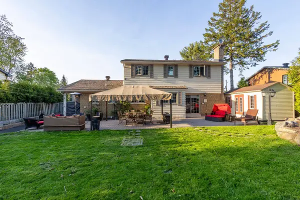 90 Sussex Drive, Beaconsfield, QC H9W3G1