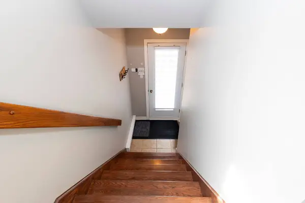 153 Av. du Sablon #C, Bois-des-filion, QC J6Z4X2