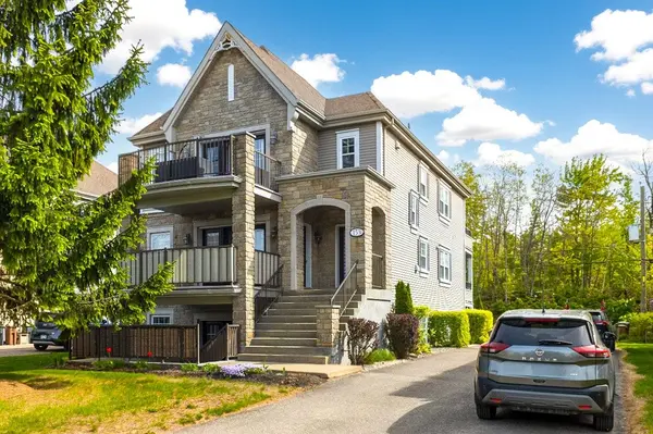 153 Av. du Sablon #C, Bois-des-filion, QC J6Z4X2