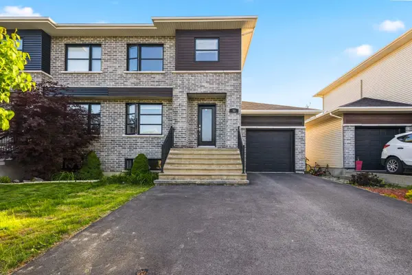 33 Rue McDiarmid, Mercier, QC J6R0E3