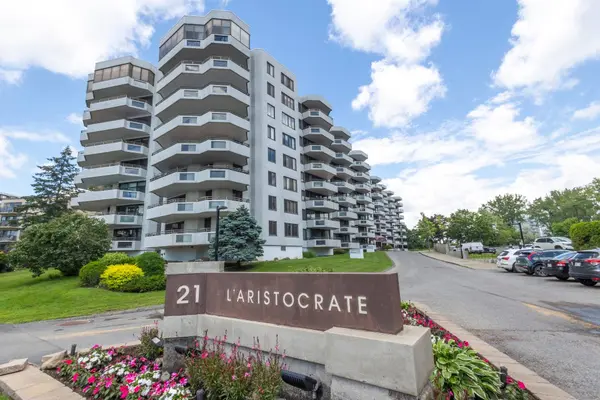 21 Ch. du Bord-du-Lac-Lakeshore #105, Pointe-claire, QC H9S5N3