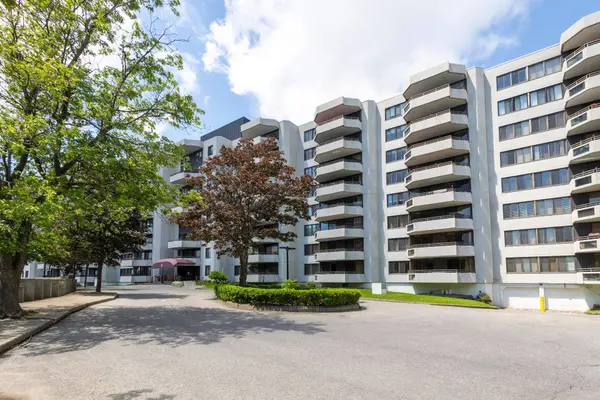 21 Ch. du Bord-du-Lac-Lakeshore #105, Pointe-claire, QC H9S5N3