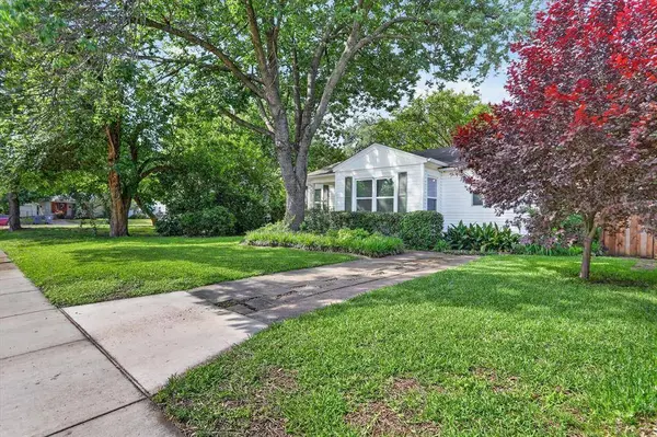1439 Casa Vale Drive, Dallas, TX 75218
