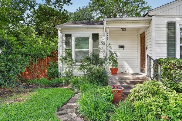 1439 Casa Vale Drive, Dallas, TX 75218
