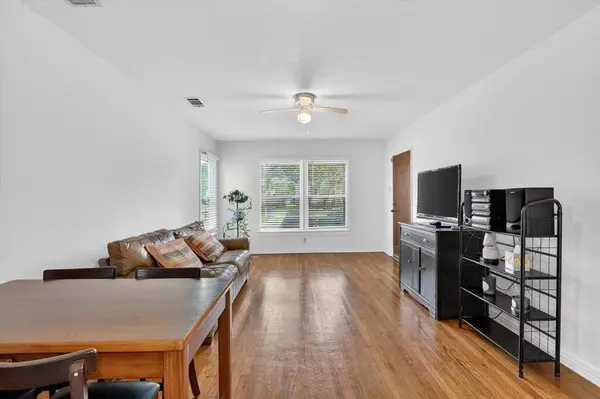 1439 Casa Vale Drive, Dallas, TX 75218
