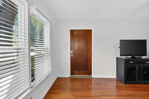 1439 Casa Vale Drive, Dallas, TX 75218