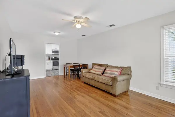 1439 Casa Vale Drive, Dallas, TX 75218