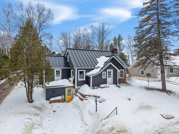 43 Westwood AVE, Millinocket, ME 04462