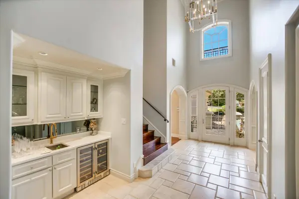 8734 Chalk Knoll DR, Austin, TX 78735