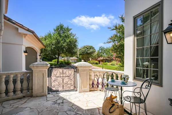 8734 Chalk Knoll DR, Austin, TX 78735