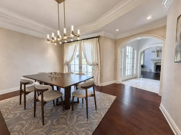 8734 Chalk Knoll DR, Austin, TX 78735