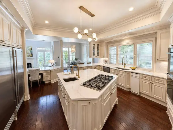 8734 Chalk Knoll DR, Austin, TX 78735