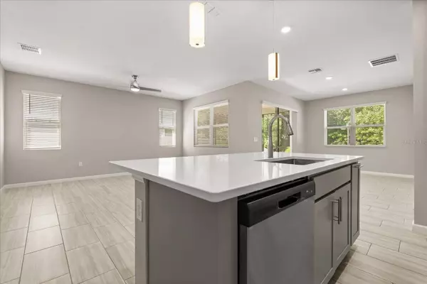 4028 SOUTHERN VISTA LOOP, St Cloud, FL 34769