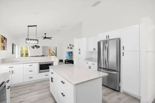 2037 DARLIN CIR, Orlando, FL 32820