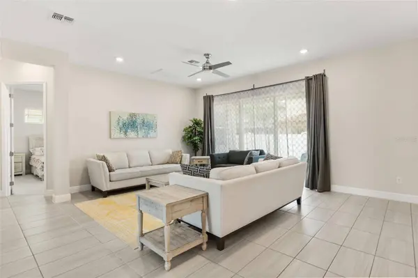 8373 LUDINGTON CIR, Orlando, FL 32836