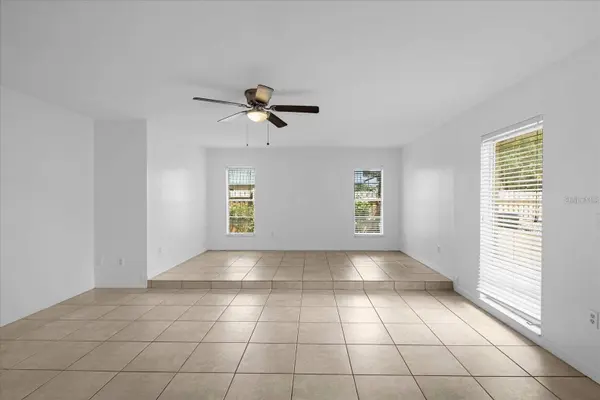 5214 KEMPSTON DR, Orlando, FL 32812