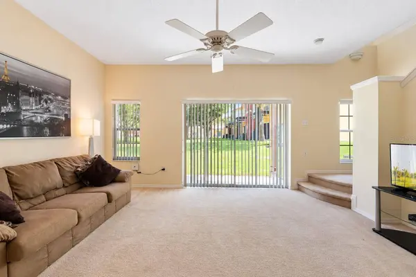 8516 CRYSTAL COVE LOOP, Kissimmee, FL 34747
