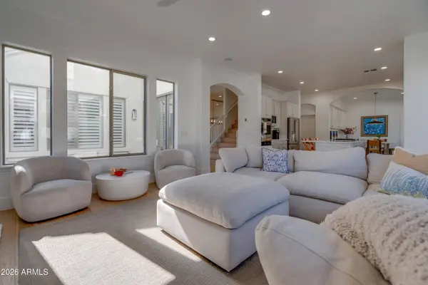 2812 E WASHINGTON Court, Gilbert, AZ 85234