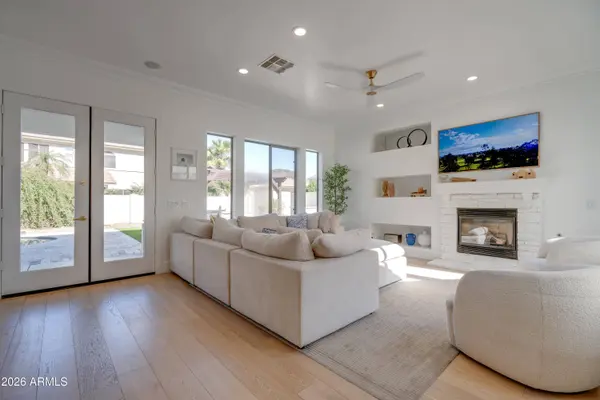 2812 E WASHINGTON Court, Gilbert, AZ 85234