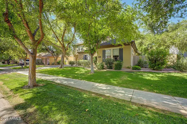 2886 E WASHINGTON Avenue, Gilbert, AZ 85234