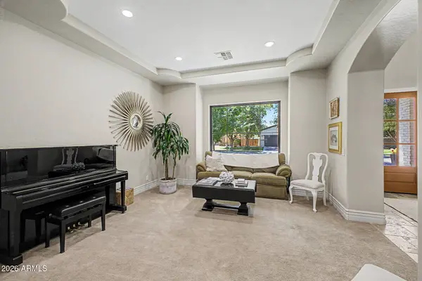 2950 E COMSTOCK Drive, Gilbert, AZ 85296