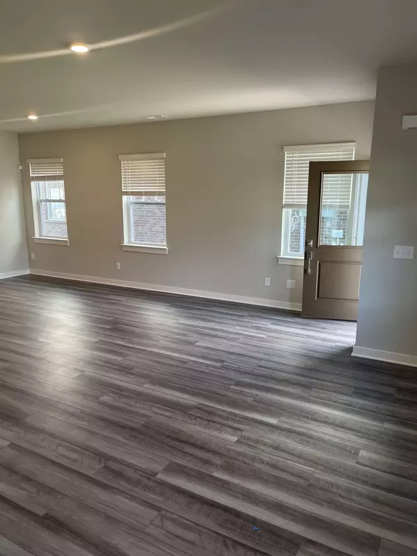 2240 Hospitality Ln, Murfreesboro, TN 37128