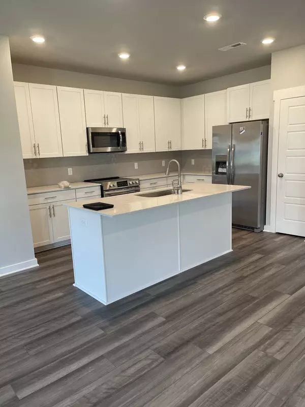 2240 Hospitality Ln, Murfreesboro, TN 37128