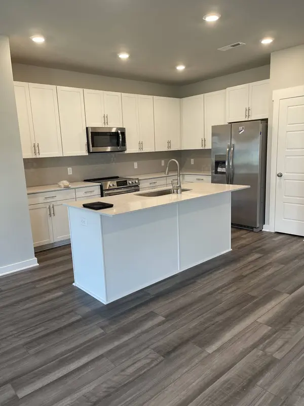 2240 Hospitality Ln, Murfreesboro, TN 37128