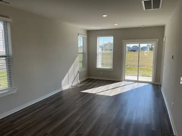658 Birdie Dr, Spring Hill, TN 37174