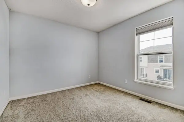 2214 Gateway Curve, Saint Paul, MN 55109