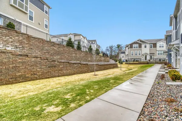 2214 Gateway Curve, Saint Paul, MN 55109