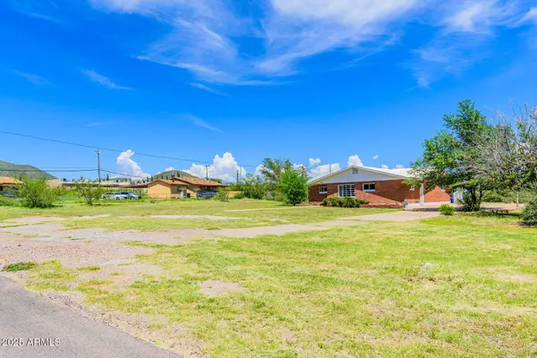 17 NIGHTHAWK Avenue, Bisbee, AZ 85603