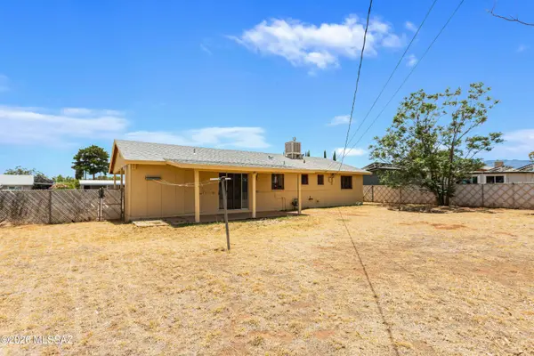 109 NE Freihage Dr, Sierra Vista, AZ 85635
