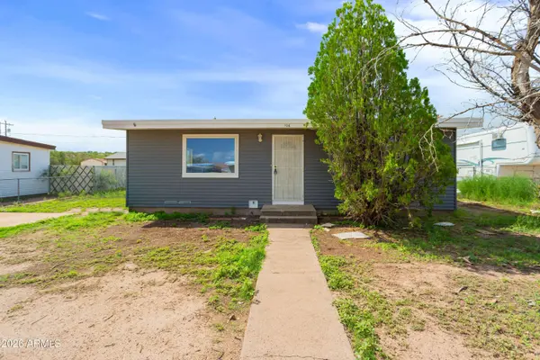 106 E APACHE Street, Huachuca City, AZ 85616