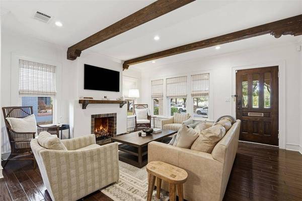 2005 Park Place Avenue, Fort Worth, TX 76110